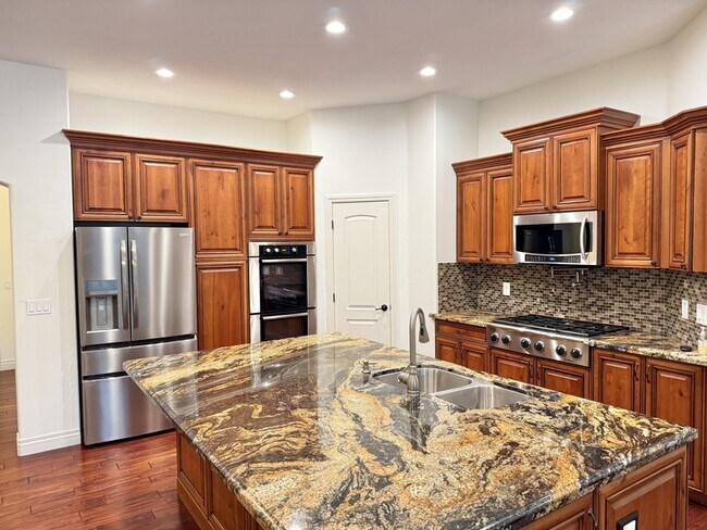 Building Photo - 14328 S Log Home Ln