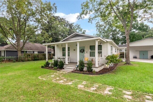 Building Photo - Special Home in Pinehurst