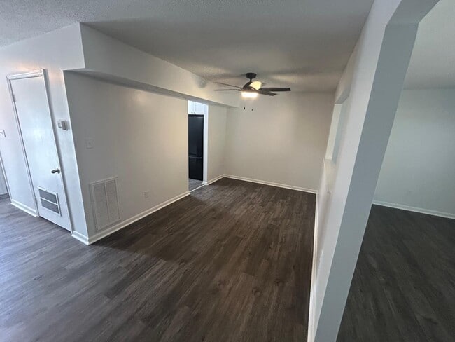 Building Photo - 407 Longleaf Rd