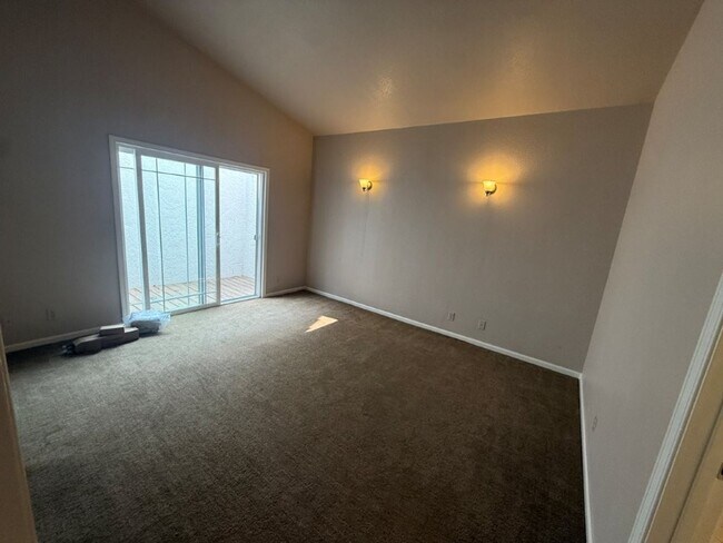 Building Photo - 900 Bluewater Dr