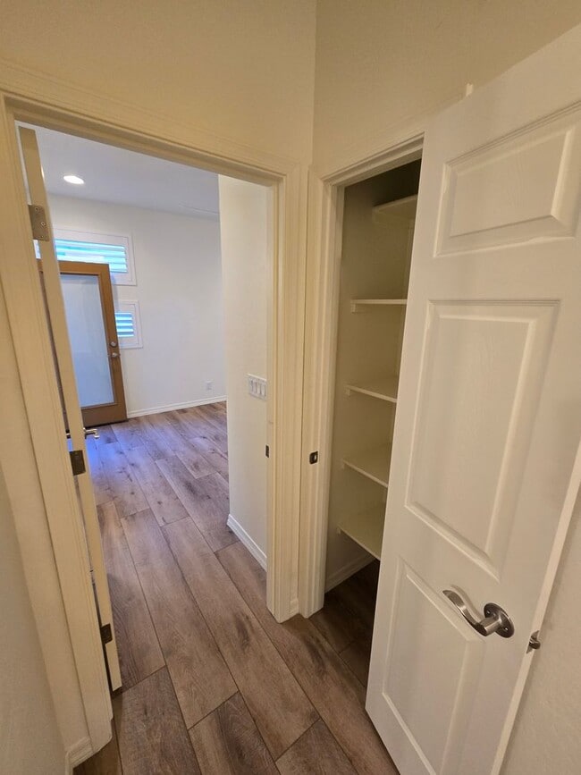 Building Photo - Beautiful, Newly-Built, Townhouse w/A/C & ...