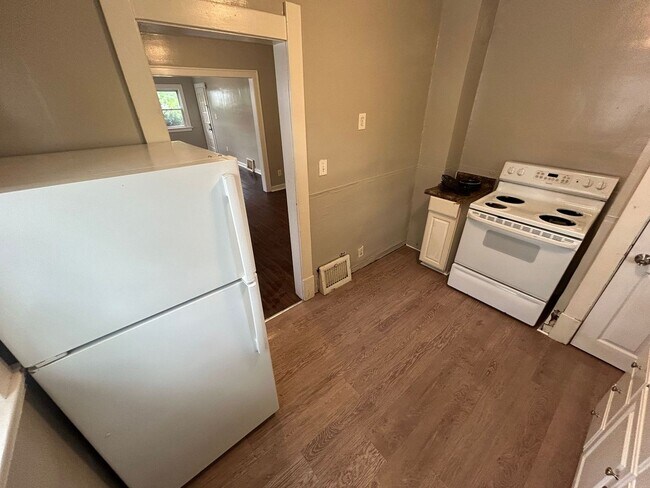 Building Photo - Cute 2 Bedroom Home for Rent