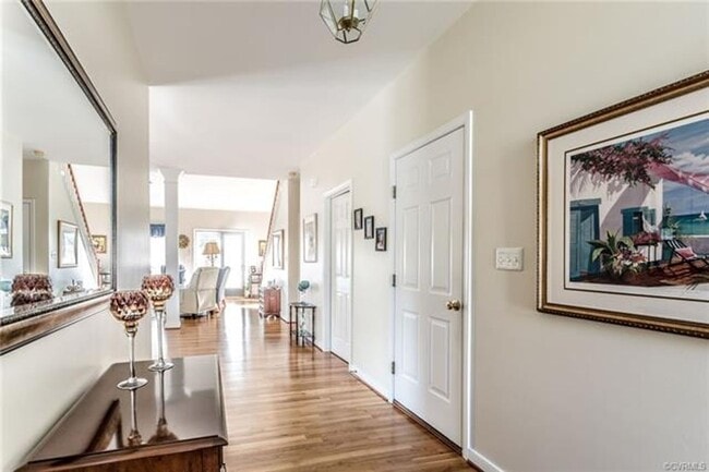 Building Photo - Beautifully maintained home in Birkdale with hardwood floors throughout 1st floor.