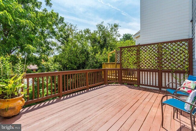 Building Photo - 9197 Carriage House Ln