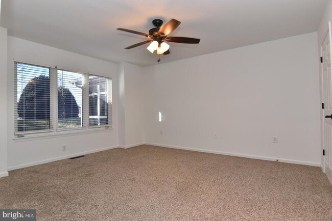 Building Photo - 117 Lakeside Dr