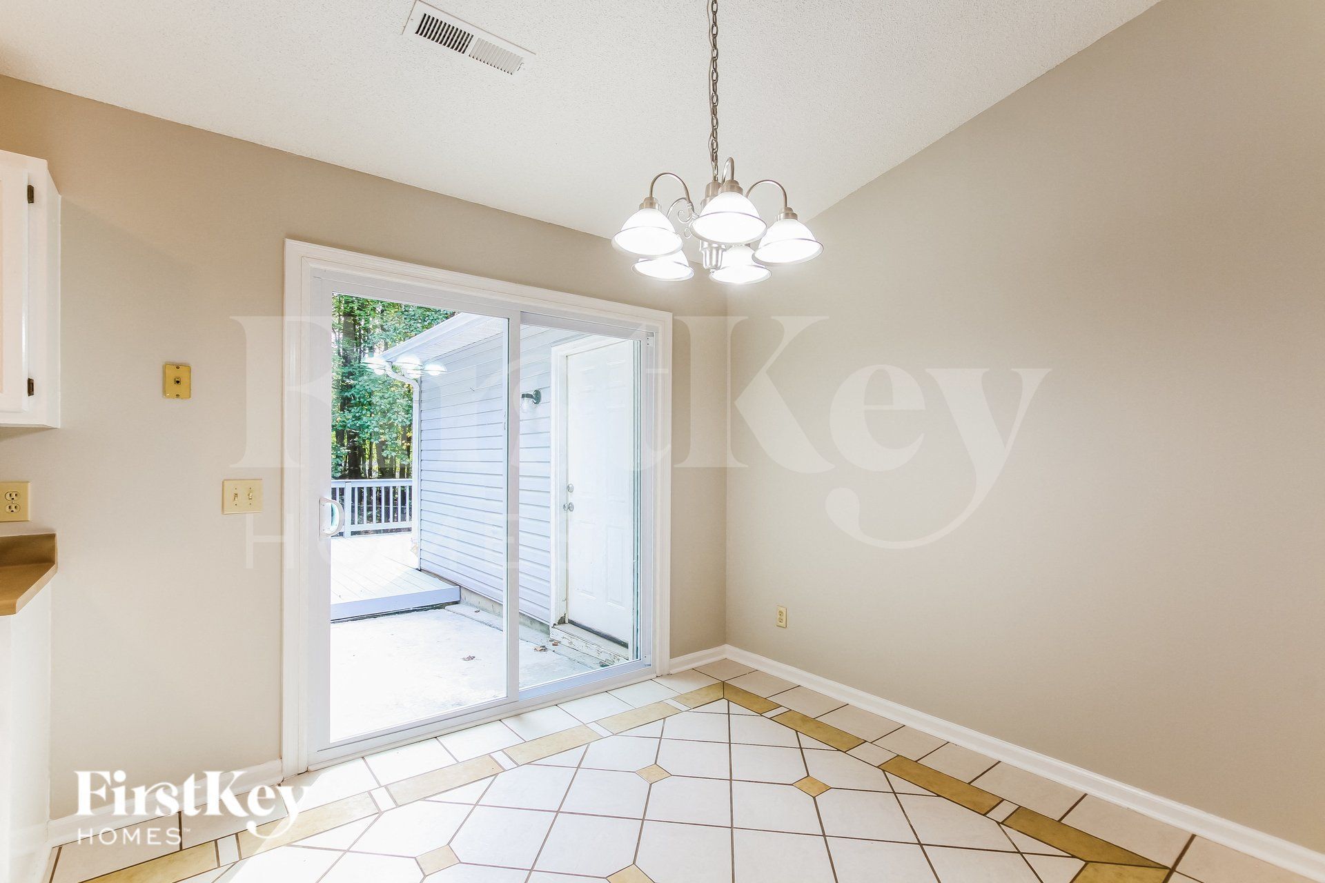 Building Photo - 110 Waderich Ln