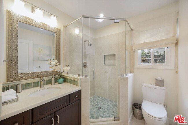 Building Photo - 1039 26th St