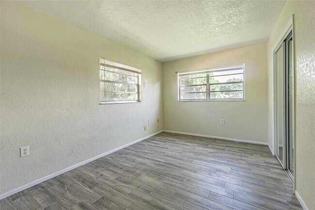 Building Photo - 4149 Floramar Terrace