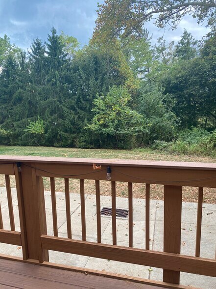 Building Photo - 1585 Stone Mansion Dr