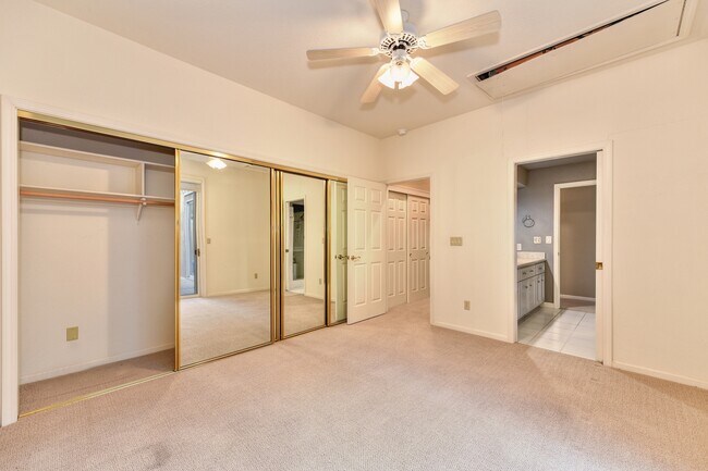 Building Photo - 6533 Chesbro Cir