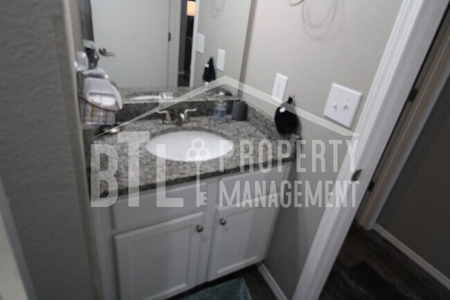 Building Photo - Beautifully Furnished 3 Bedroom Condo in Branson!