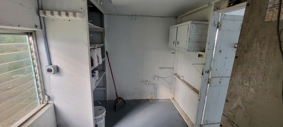 Laundry - 2439 2nd Avenue SE