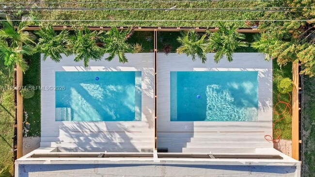 Building Photo - 1321 NE 13th Ave