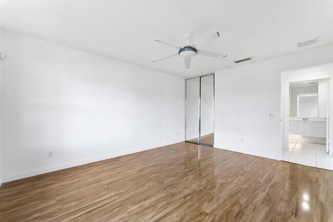 Building Photo - 8270 Eleuthera Ln