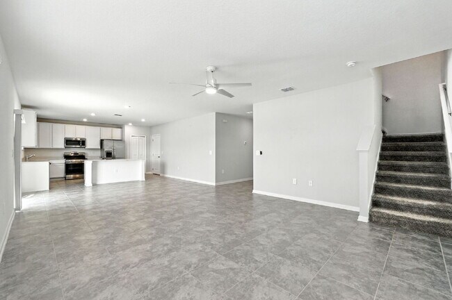 Building Photo - 4 Bed / 2.5 Bath Home – Available Septembe...