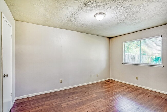 Building Photo - 15022 Mulberry Meadows Dr