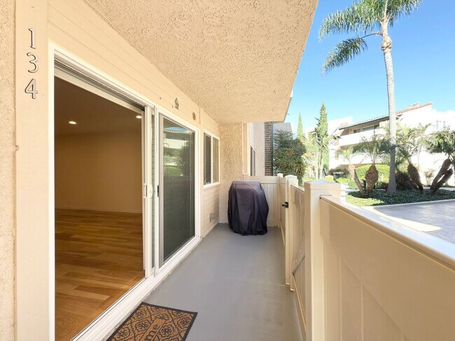 Building Photo - Upgraded Condo in La Costa!