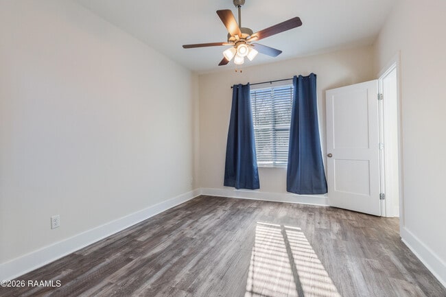 Building Photo - 111 Oak Plns Aly