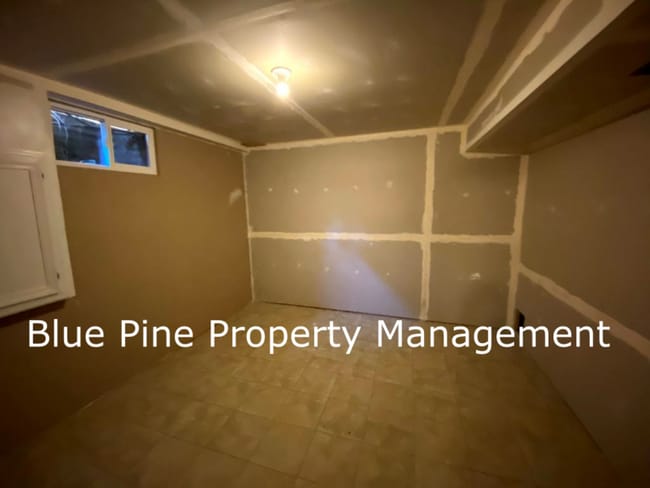 Building Photo - 896 Lucille Ave