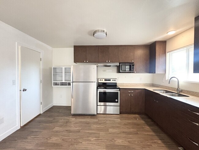 Building Photo - 516 S 900 W