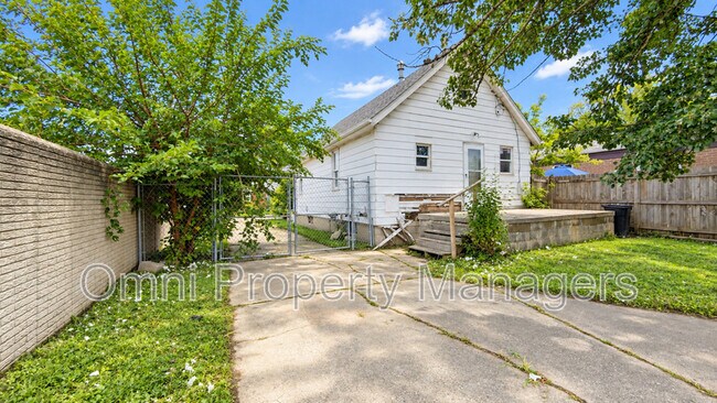 Building Photo - 8030 Chalmers Ave