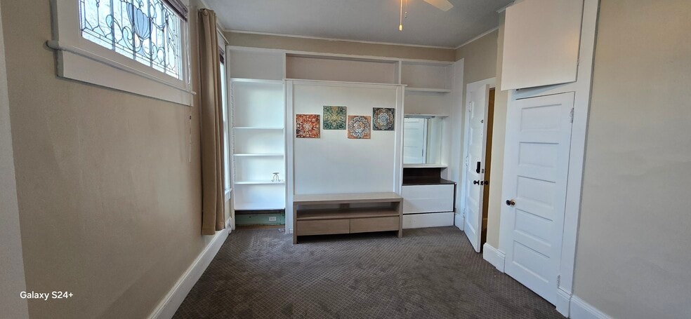 Building Photo - 1718 Capouse Ave