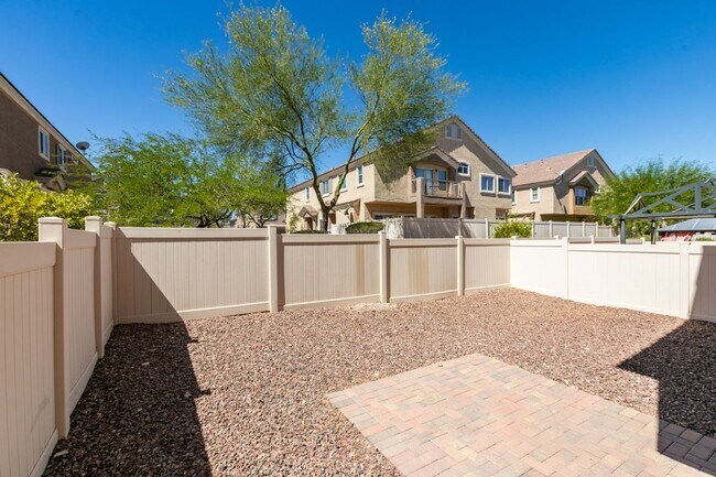 Building Photo - Great townhome in Henderson Gated Community with a 2 car attached garage and backyard