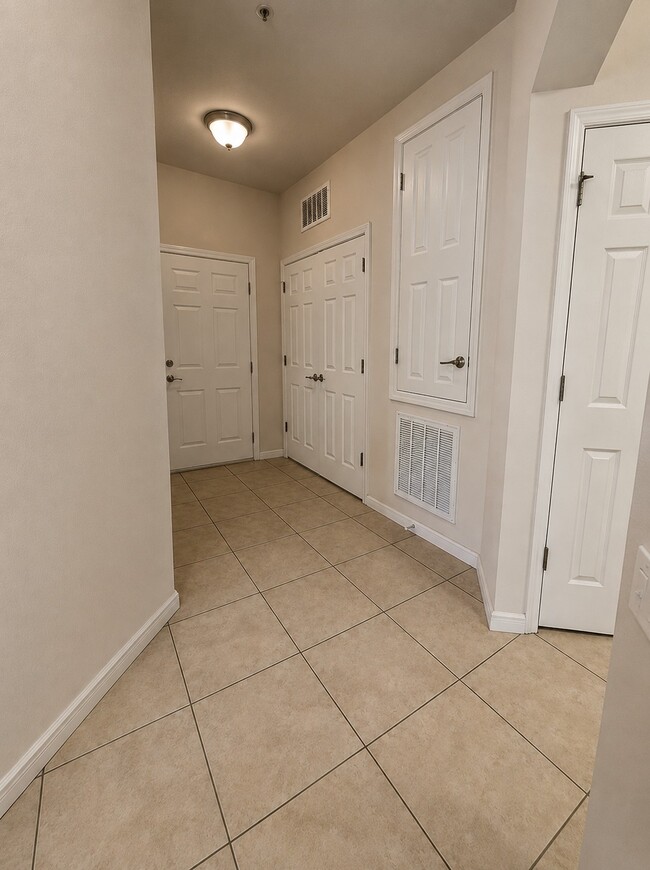 Building Photo - 3338 Robert Trent Jones Dr