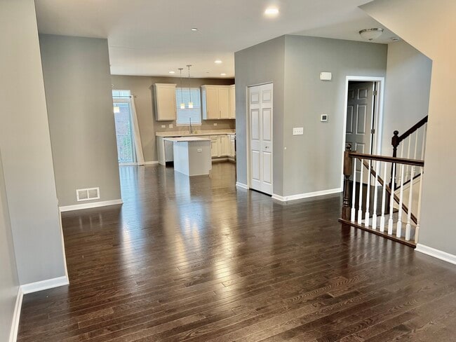 Building Photo - 2953 Madison Dr