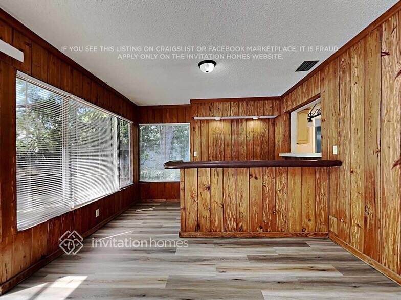 Building Photo - 111 Fox Valley Ct