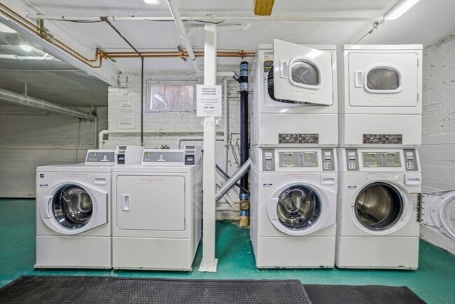 Building Photo - 41 Linnaean St