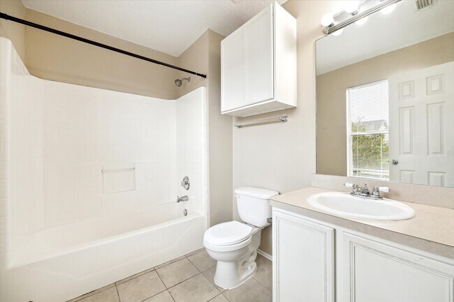 Building Photo - 18730 Sandelford Dr