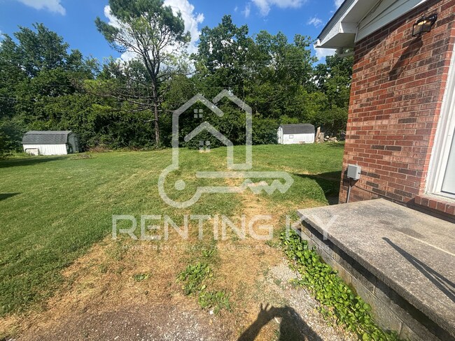 Building Photo - 210-212 Thacker