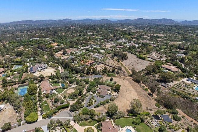 Building Photo - This Beautiful Hacienda Style Home combine...