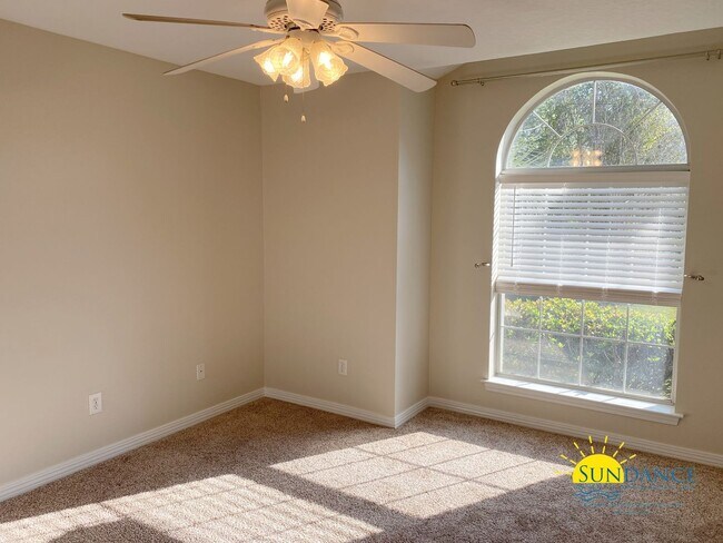 Building Photo - Stunning 4 Bedroom Home in Holley By The Sea