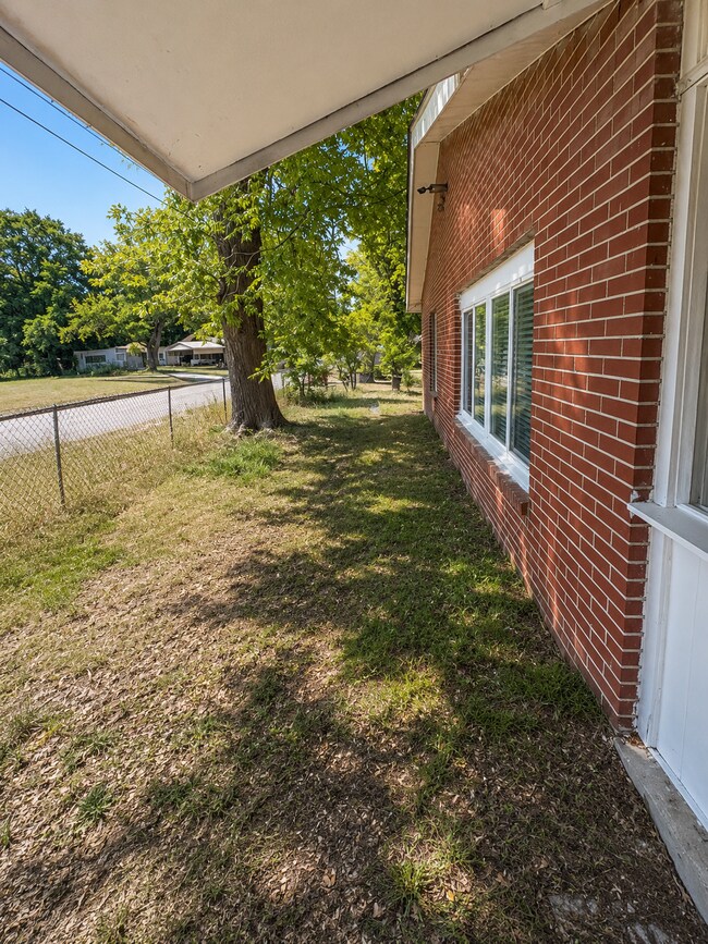 Building Photo - 4011 Marion Ave