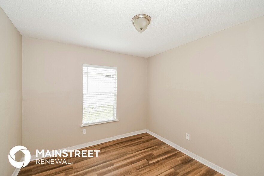 Building Photo - 523 E 55th St