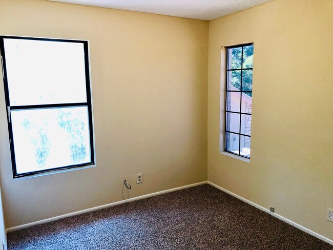 Building Photo - 43242 Cottage Ln