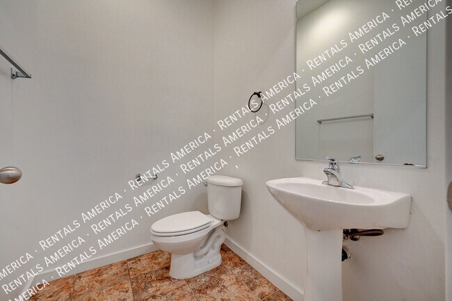 Building Photo - 165 Toasted Almond Ave