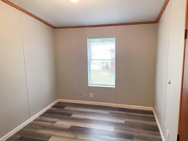 Building Photo - 37 Village Ct