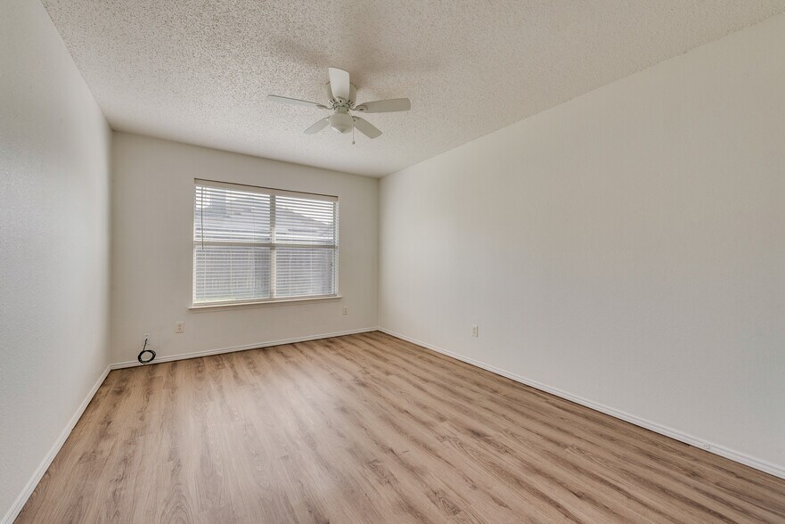 Building Photo - 512 Asbury Dr