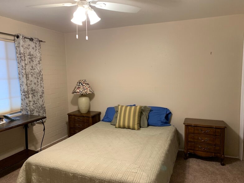 Building Photo - 436 S Paseo Cerro