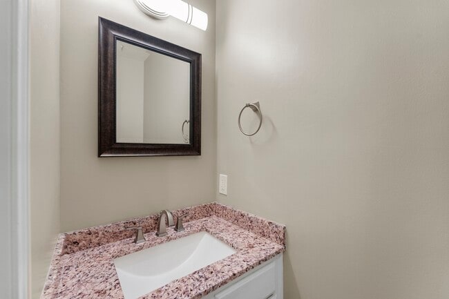 Building Photo - 27 W Stony Bridge Ct