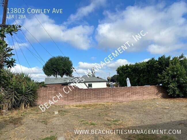 Building Photo - 13803 Cowley Ave