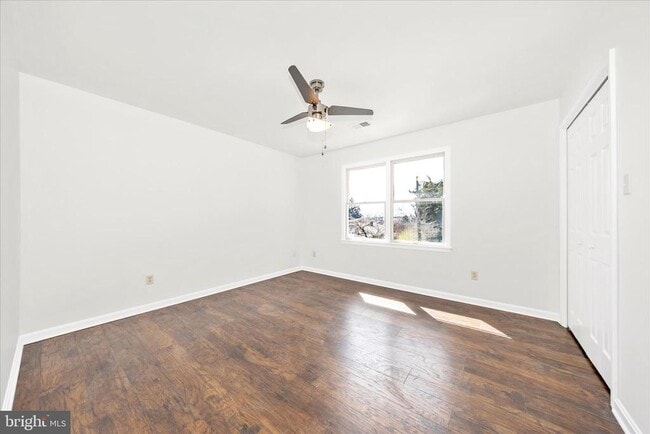 Building Photo - 1552 Crest View Ave