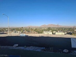 Building Photo - 415 N 13th St