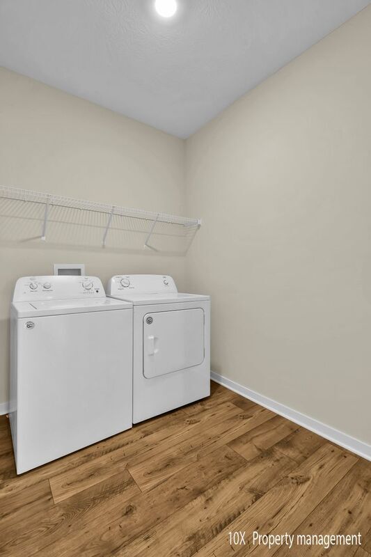 Building Photo - 5851 Ryman Dr