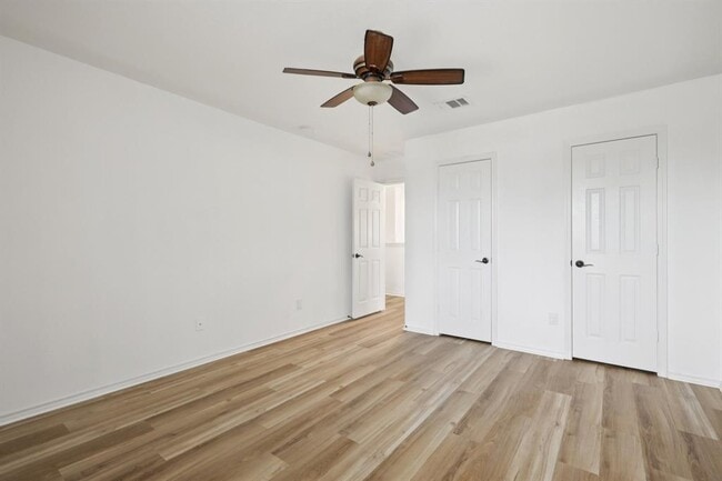 Building Photo - 1001 Lily Pad Ln