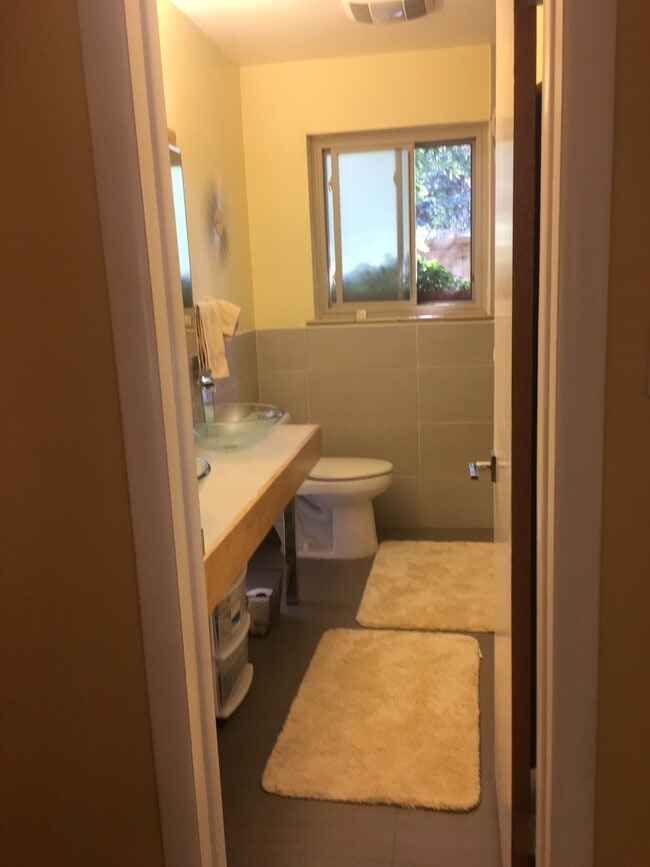 Building Photo - COMING SOON - Great Location - Close to Sw...