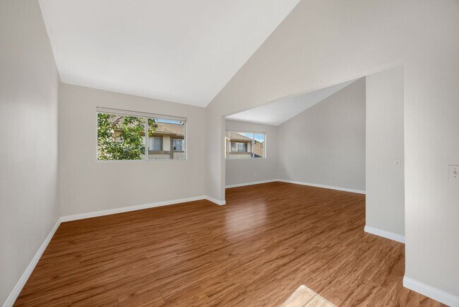 Building Photo - Bright and Open 3 Bedrooms Plus 2 Car Garage